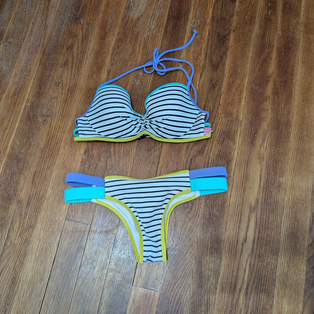 Victoria's Secret Two Piece Bikini Buttons Small Top 34B